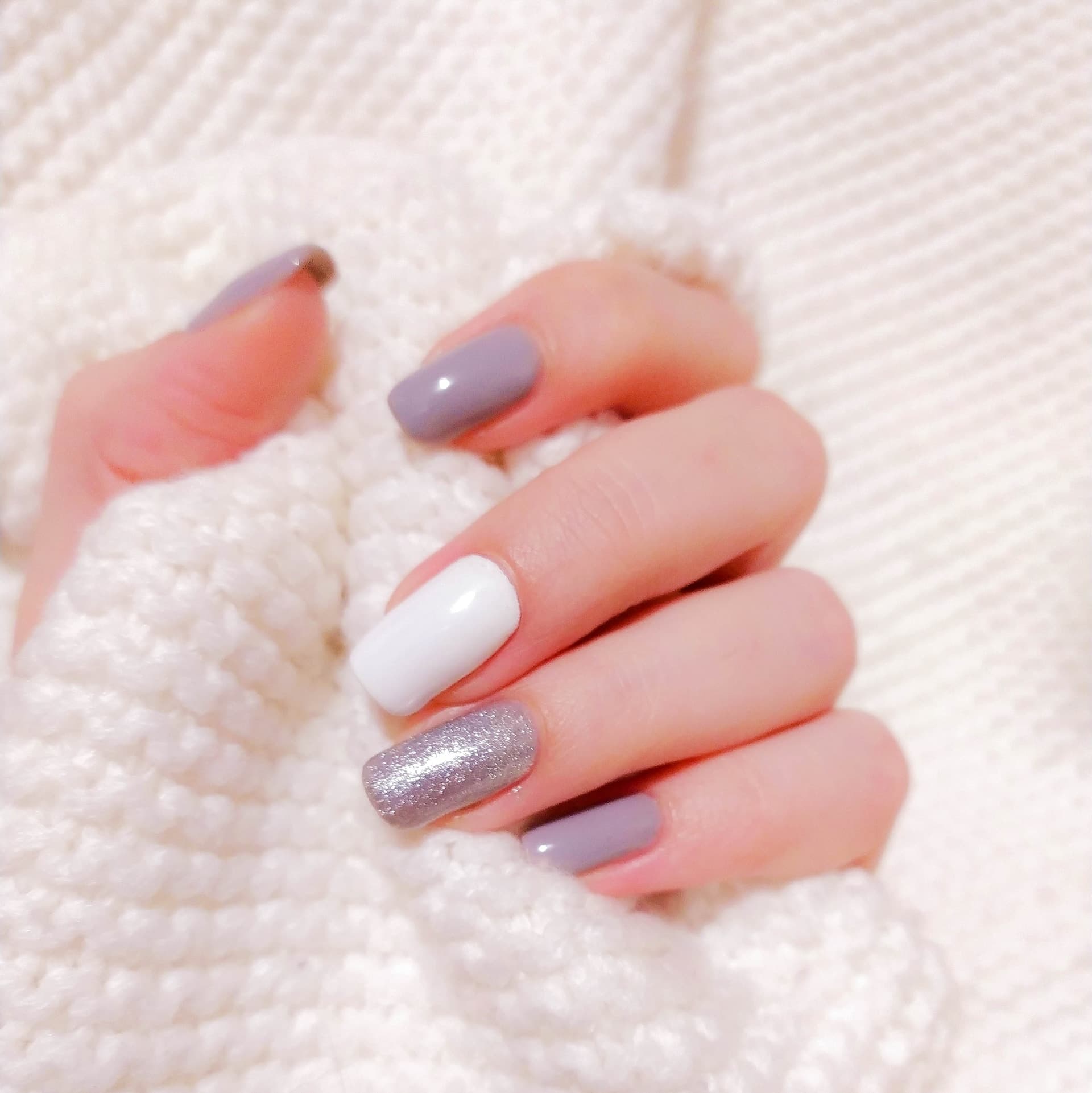 Nail Pose